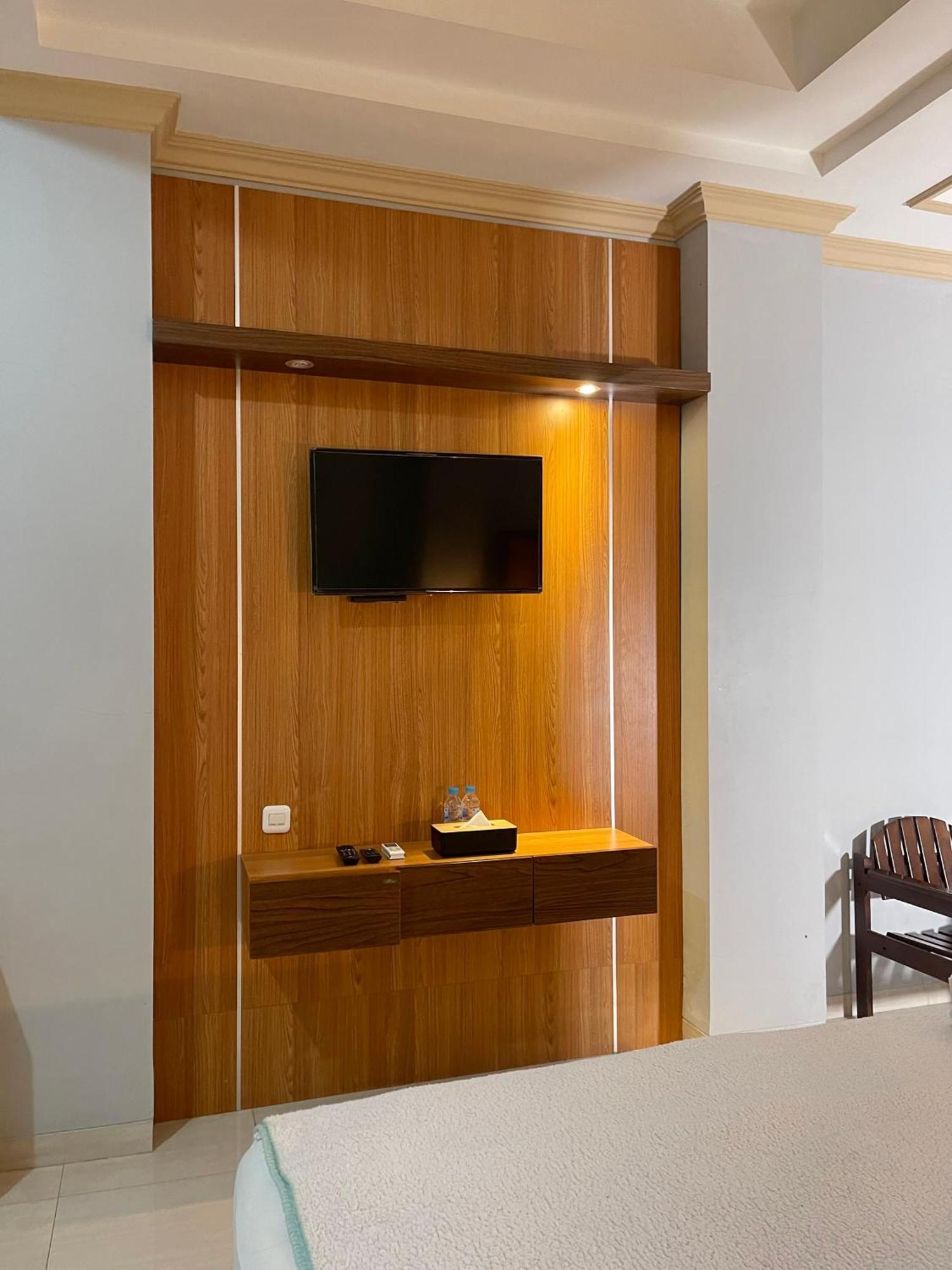 Wesbobo Inn Solo Surakarta (Solo) Exterior foto