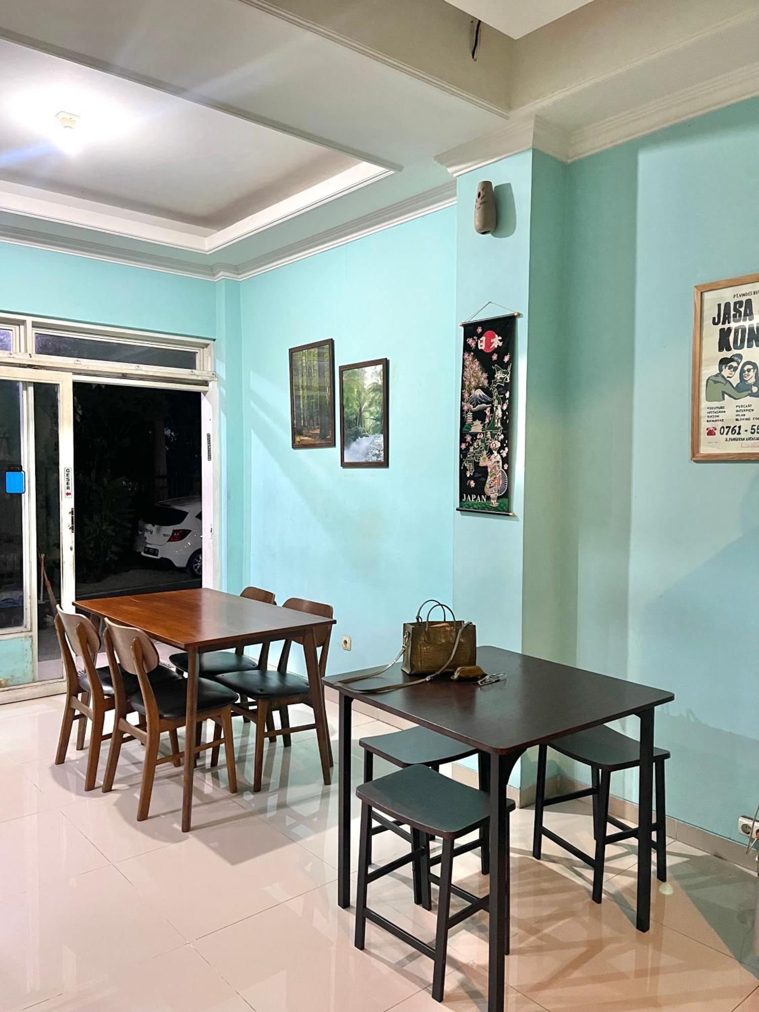 Wesbobo Inn Solo Surakarta (Solo) Exterior foto